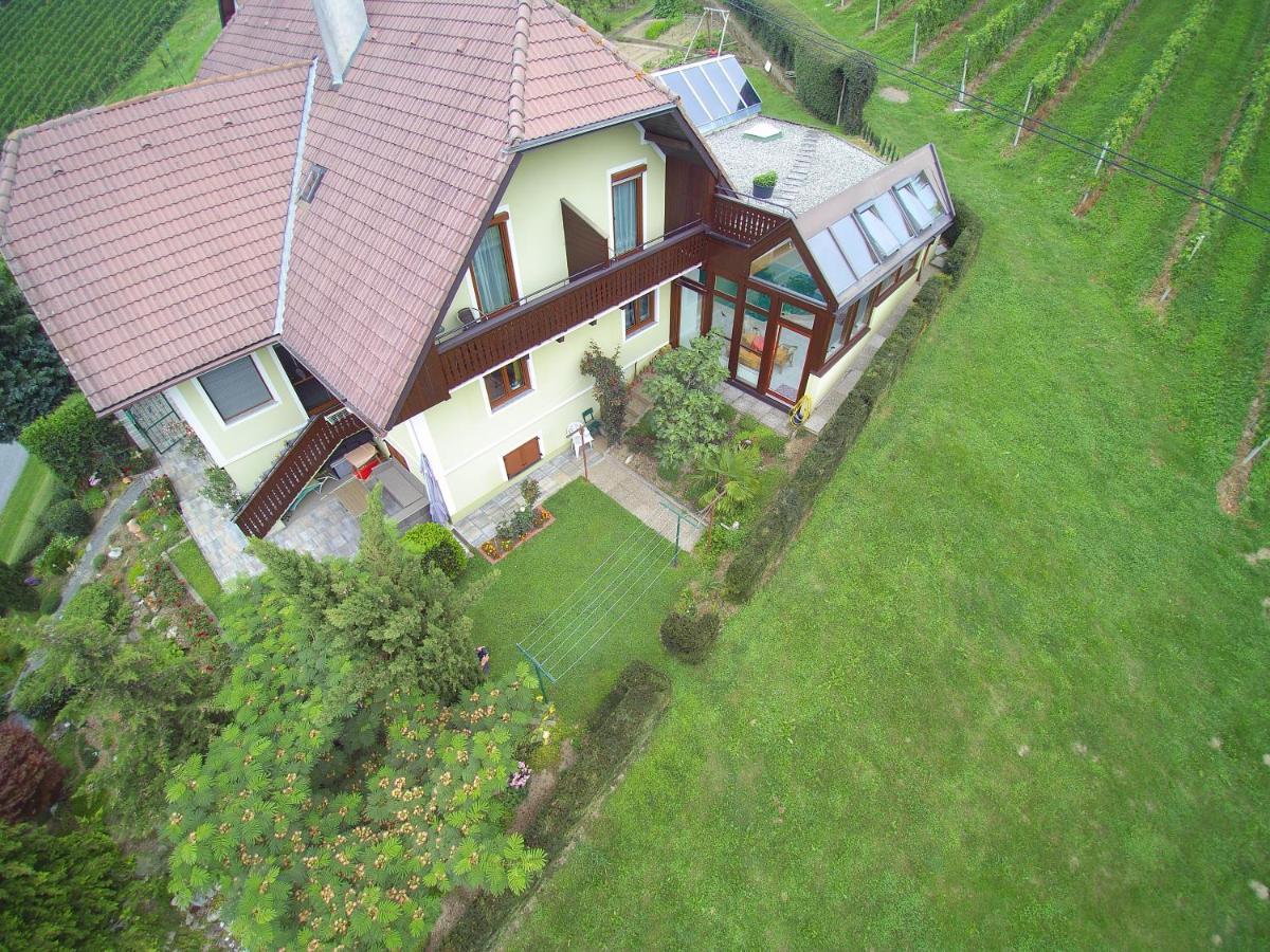 Gastehaus Kaiser Apartment Kitzeck im Sausal Exterior photo